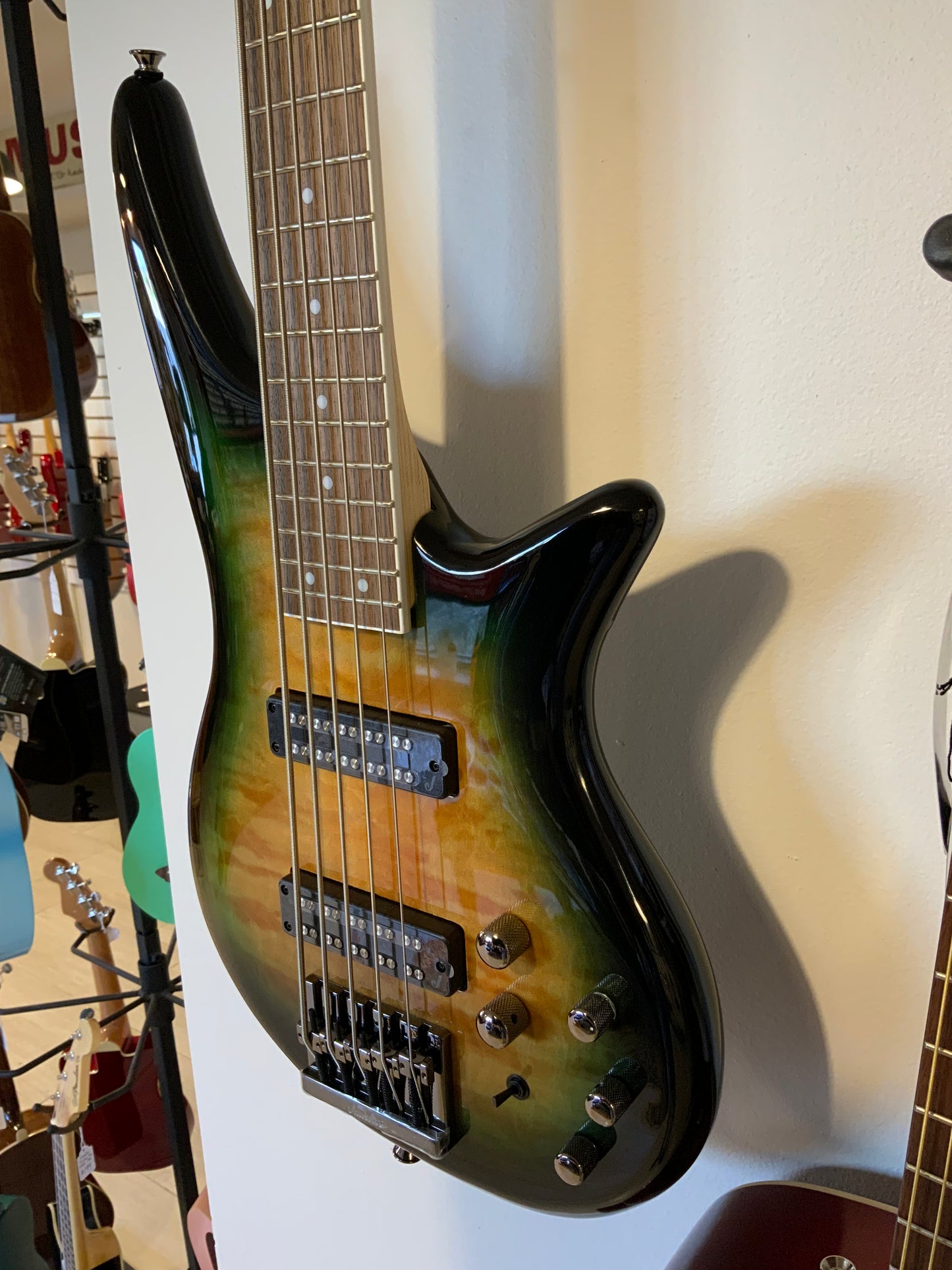 Jackson JS3QV Spectra Bass - Alien Burst (used-near mint factory 2nd)