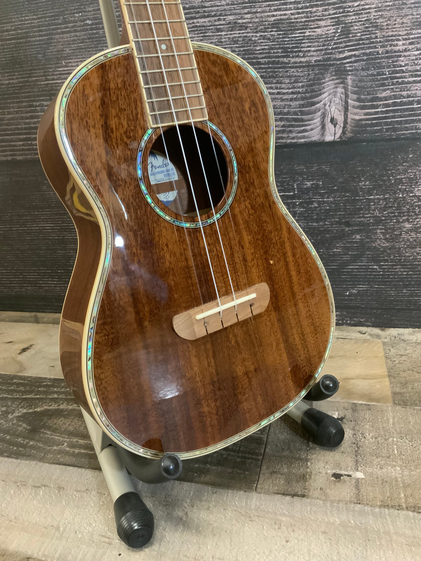 Fender Montecito Tenor Ukulele (used-near mint factory 2nd)