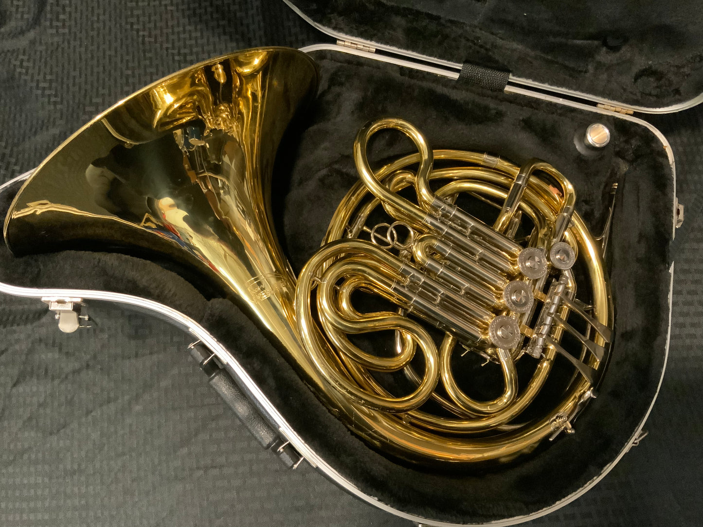 Anthem A-5000 Double French Horn (used, good condition)