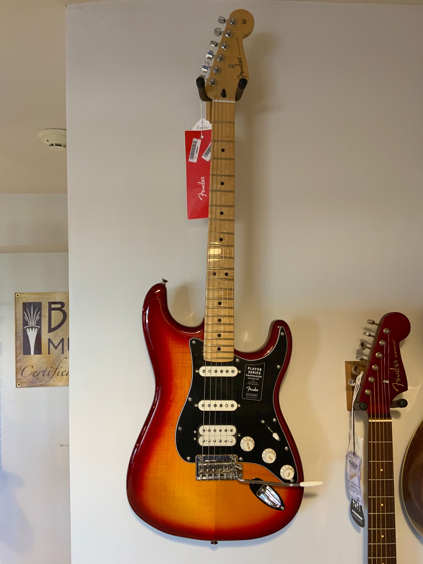 Fender Player Stratocaster HSS Plus Top Aged Cherry Burst (used-near mint factory 2nd)