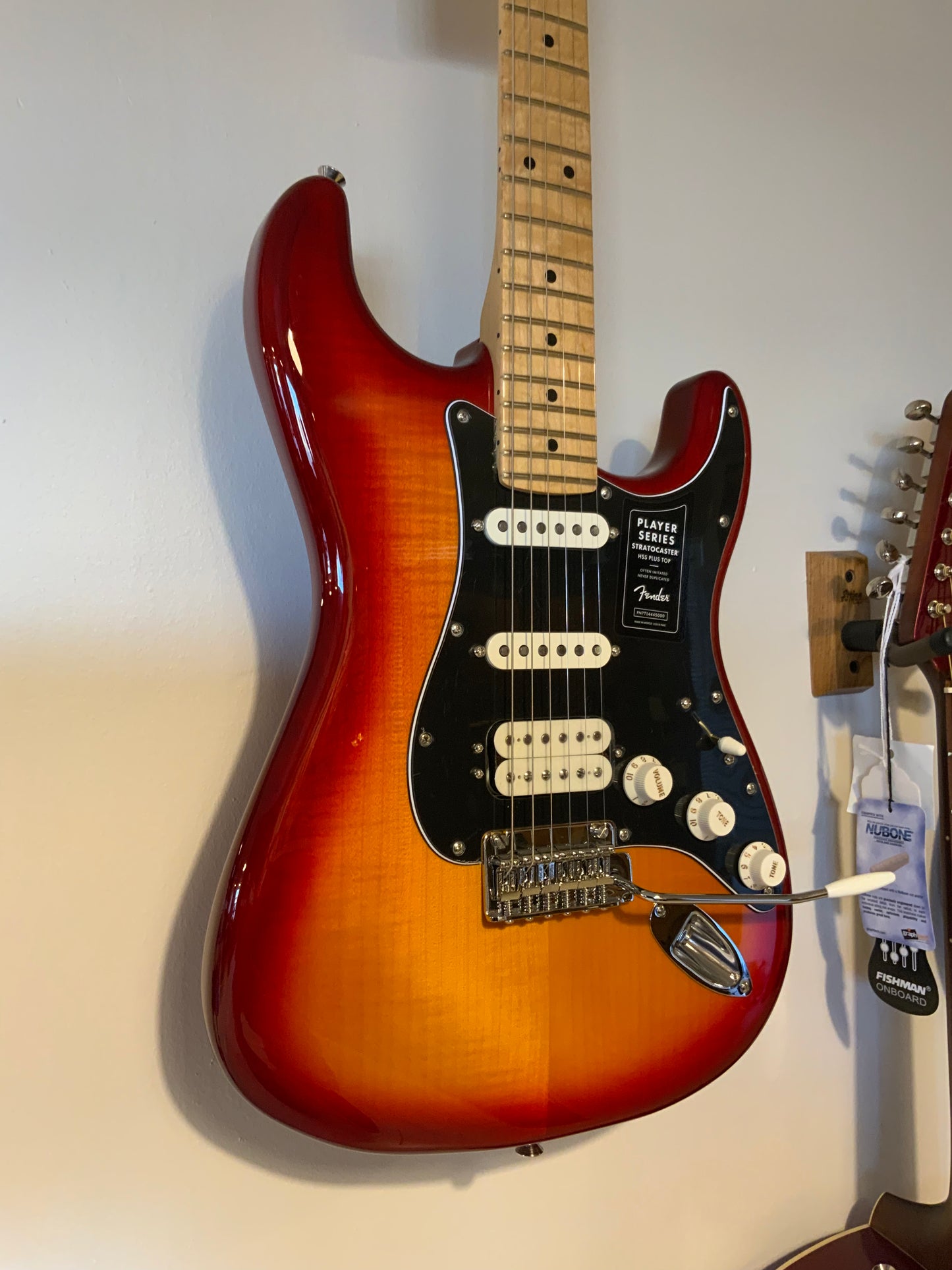 Fender Player Stratocaster HSS Plus Top Aged Cherry Burst (used-near mint factory 2nd)