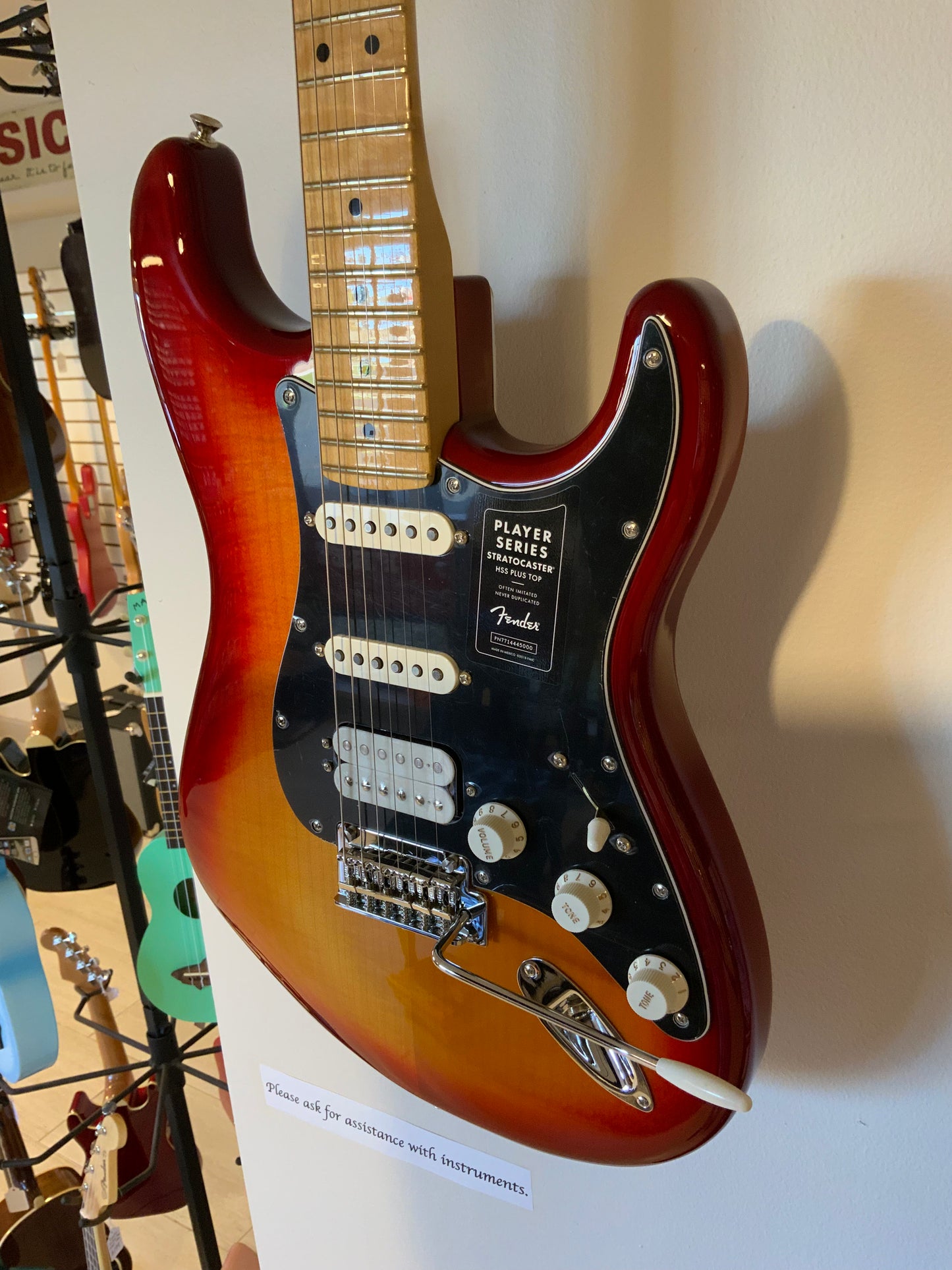 Fender Player Stratocaster HSS Plus Top Aged Cherry Burst (used-near mint factory 2nd)