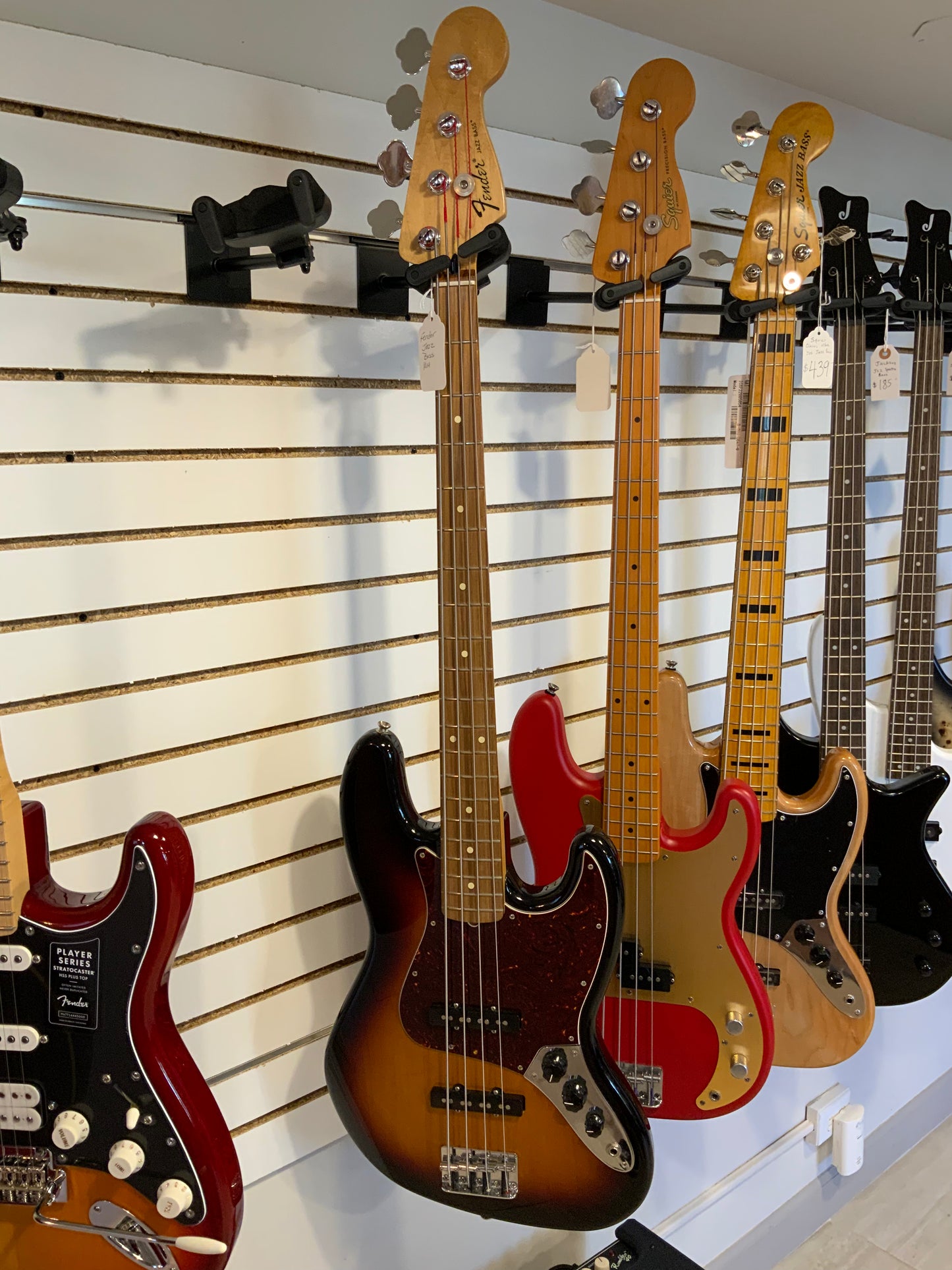 Fender Jazz Bass (used-near mint)