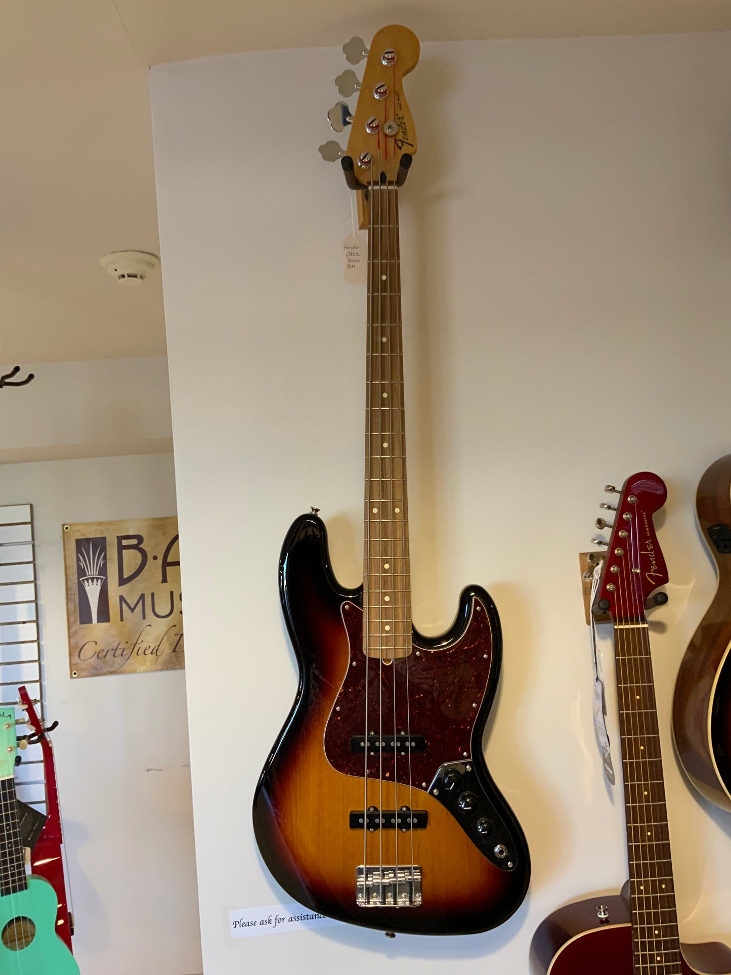 Fender Jazz Bass (used-near mint)