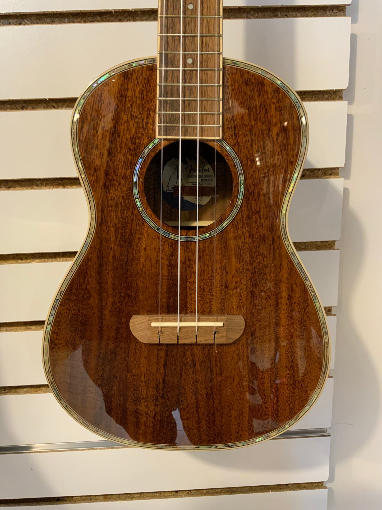 Fender Montecito Tenor Ukulele (used-near mint factory 2nd)