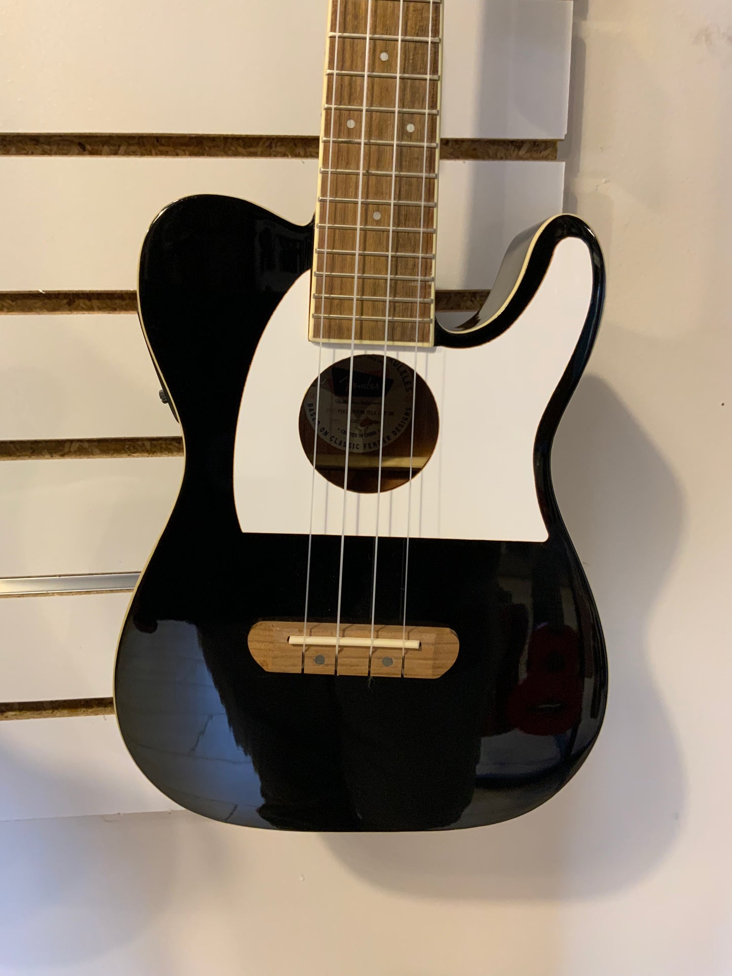 Fender Fullerton Tele Ukulele - Black (factory 2nd-finish flaw)