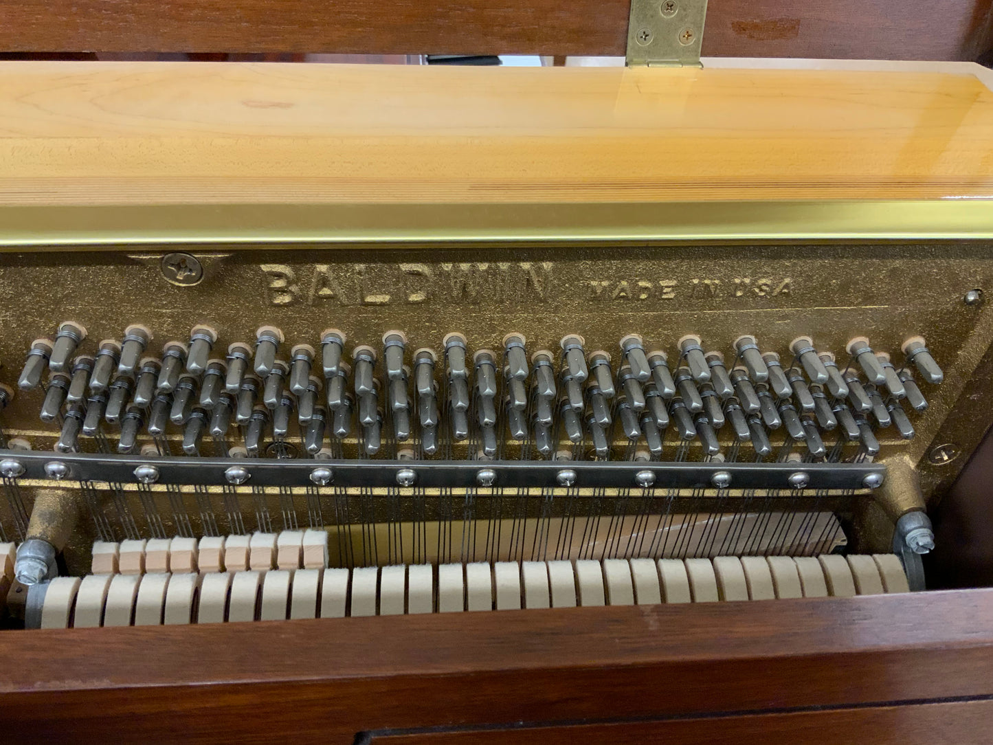 Baldwin 4011 Upright Piano