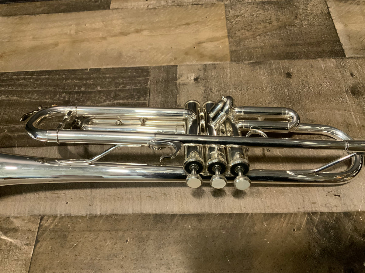 Blessing 1660 Silver Plated Bb Trumpet (used, near mint excellent condition)