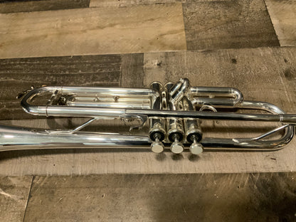 Blessing 1660 Silver Plated Bb Trumpet (used, near mint excellent condition)