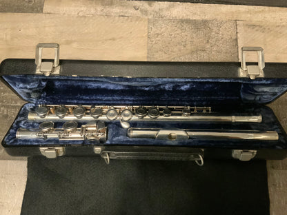 Armstrong 104 Student Model Flute (used, very good condition)