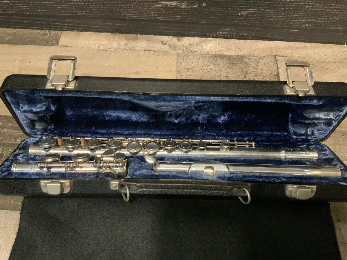 Armstrong 104 Student Model Flute (used, very good condition)