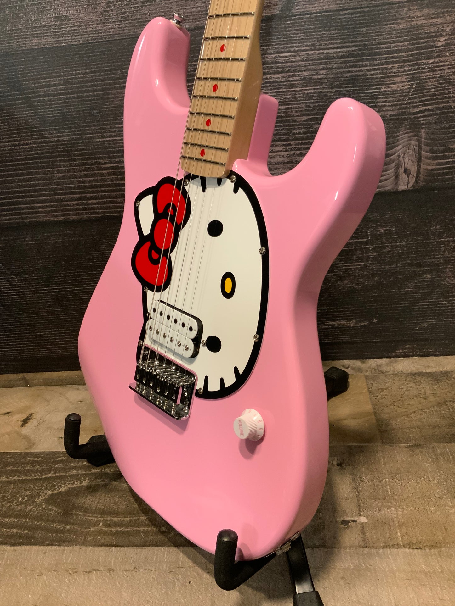 Squier Hello Kitty Stratocaster - Pink Finish