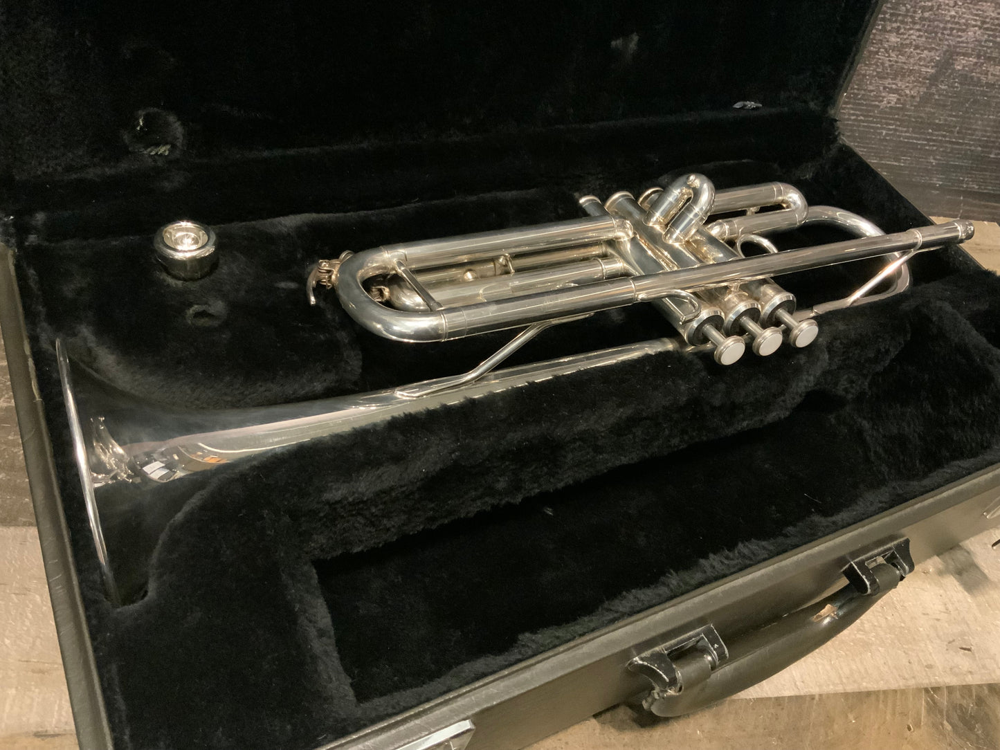 Yamaha YTR2335 Silver Plated Trumpet (used, good condition)