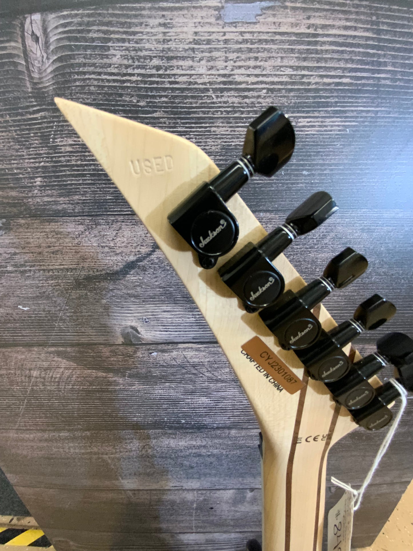 Jackson w/Floyd Rose (used, excellent condition)