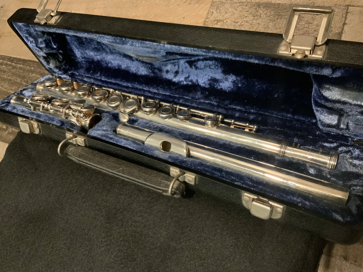Armstrong 104 Student Model Flute (used, very good condition)