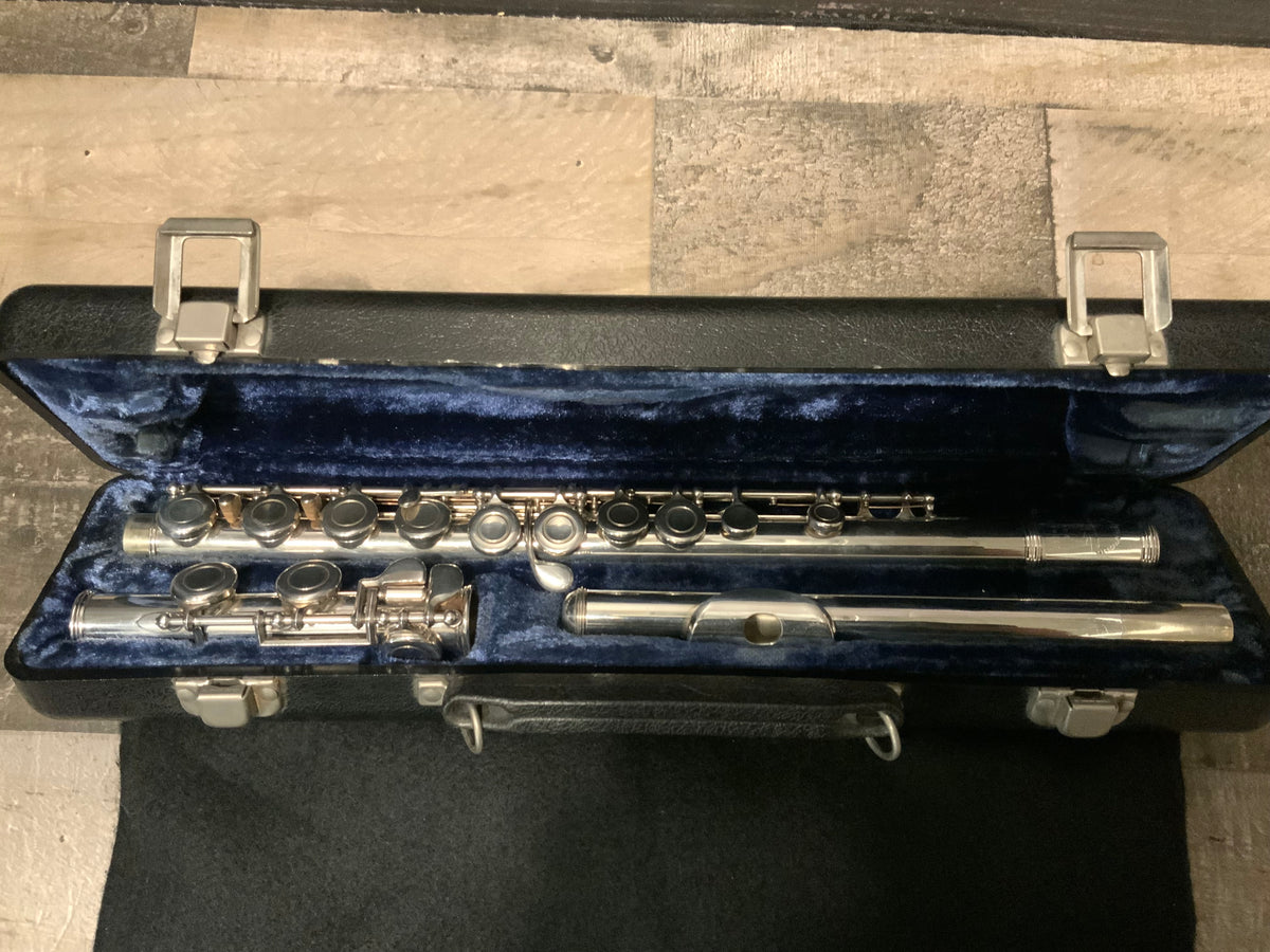 Armstrong 104 Student Model Flute (used, very good condition)