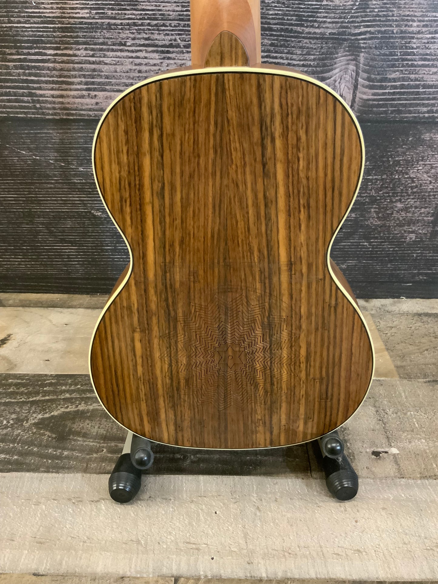 Fender Dhani Harrison Signature tenor ukulele