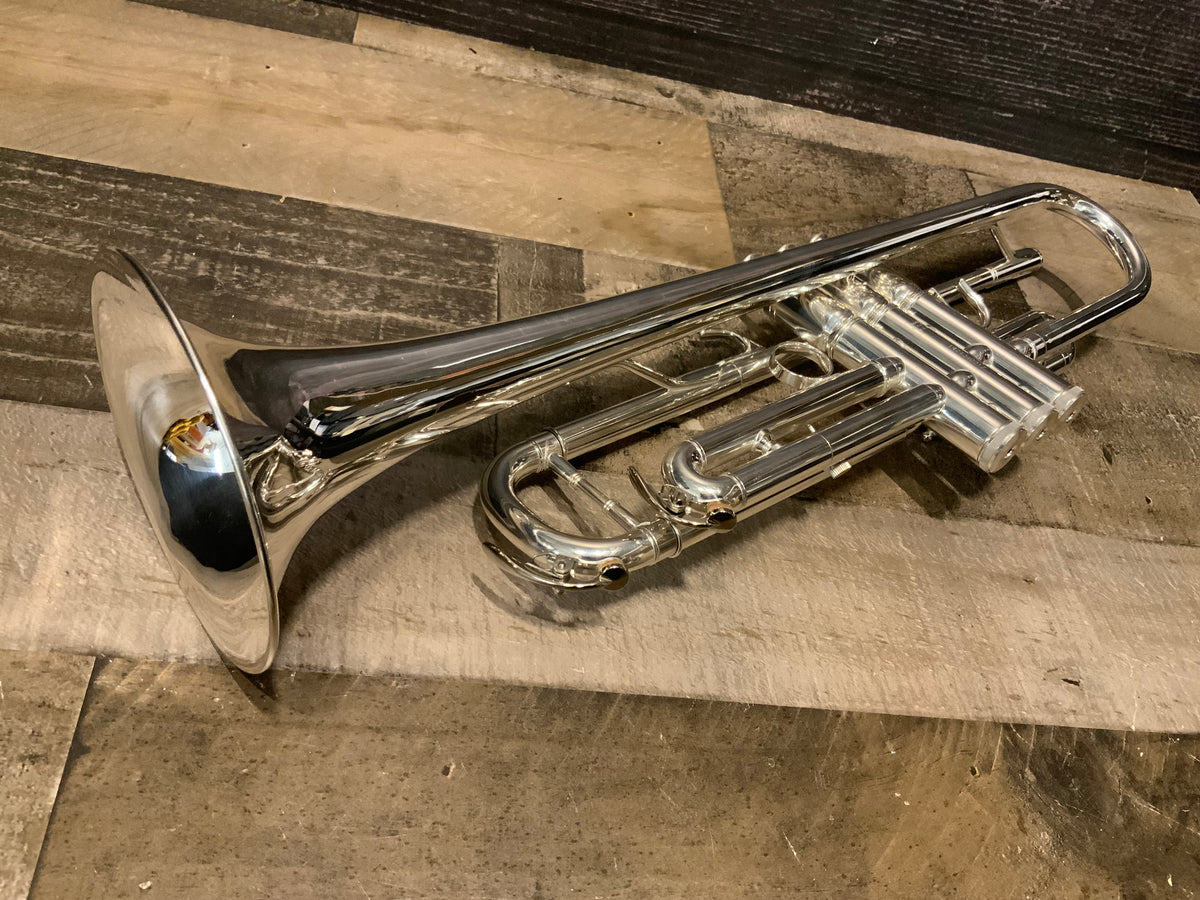 Blessing 1660 Silver Plated Bb Trumpet (used, near mint excellent condition)