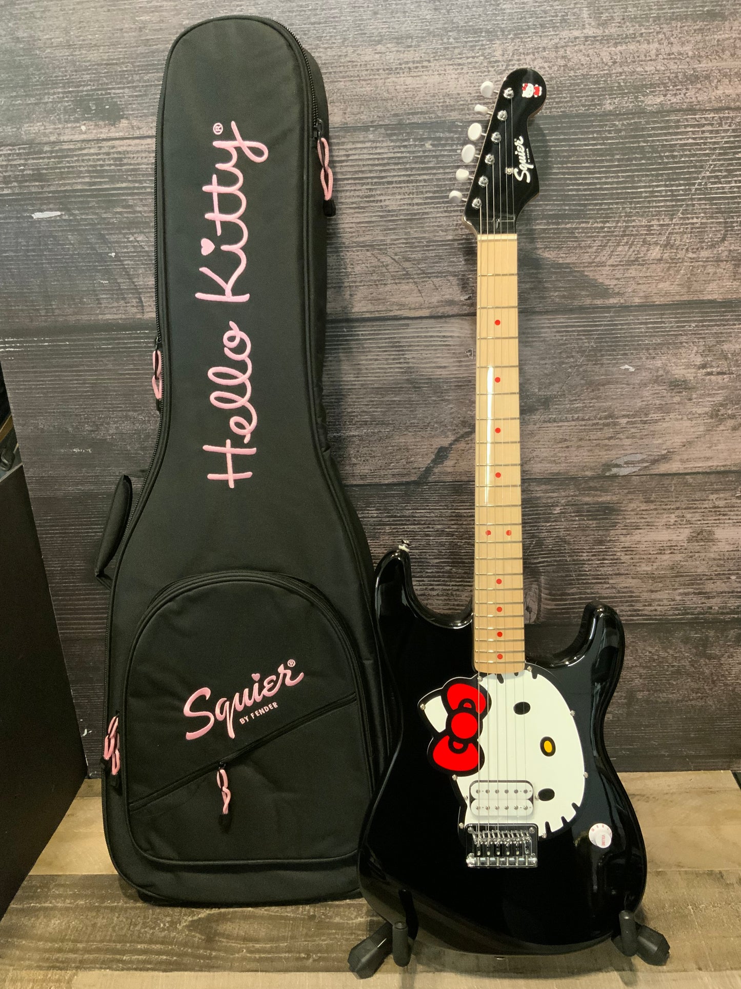 Squier Hello Kitty Stratocaster - Black Finish