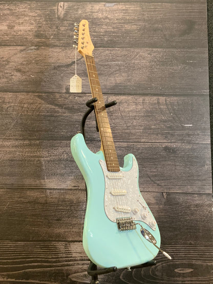Nashville Guitar Works Strat style electric guitar LIGHT BLUE