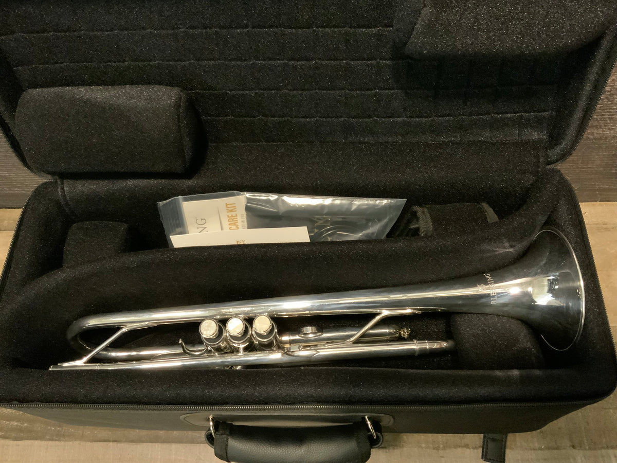 Blessing 1660 Silver Plated Bb Trumpet (used, near mint excellent condition)
