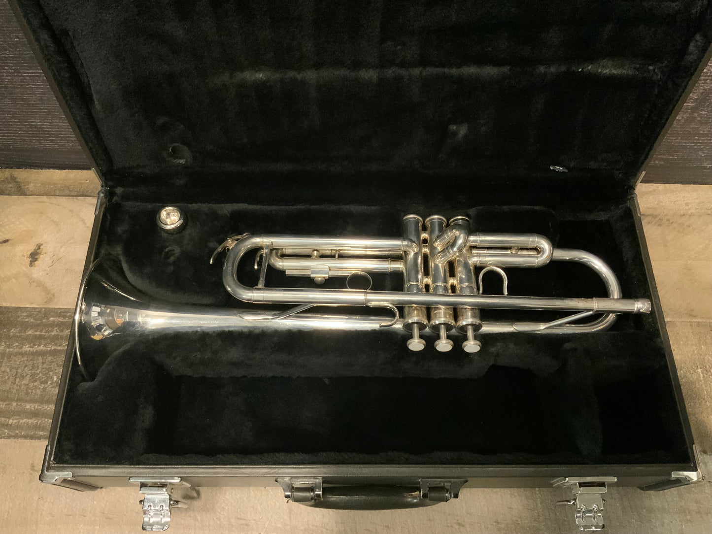 Yamaha YTR2335 Silver Plated Trumpet (used, good condition)
