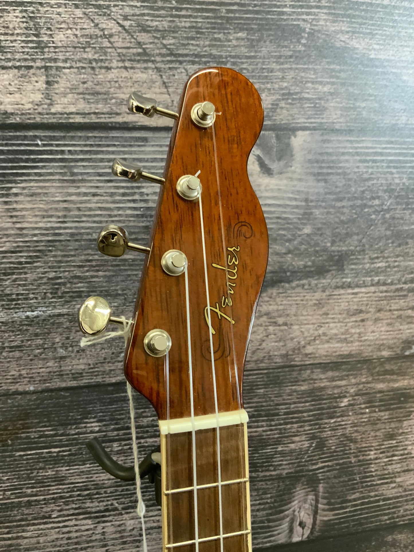 Fender Montecito Tenor Ukulele (used-near mint factory 2nd)
