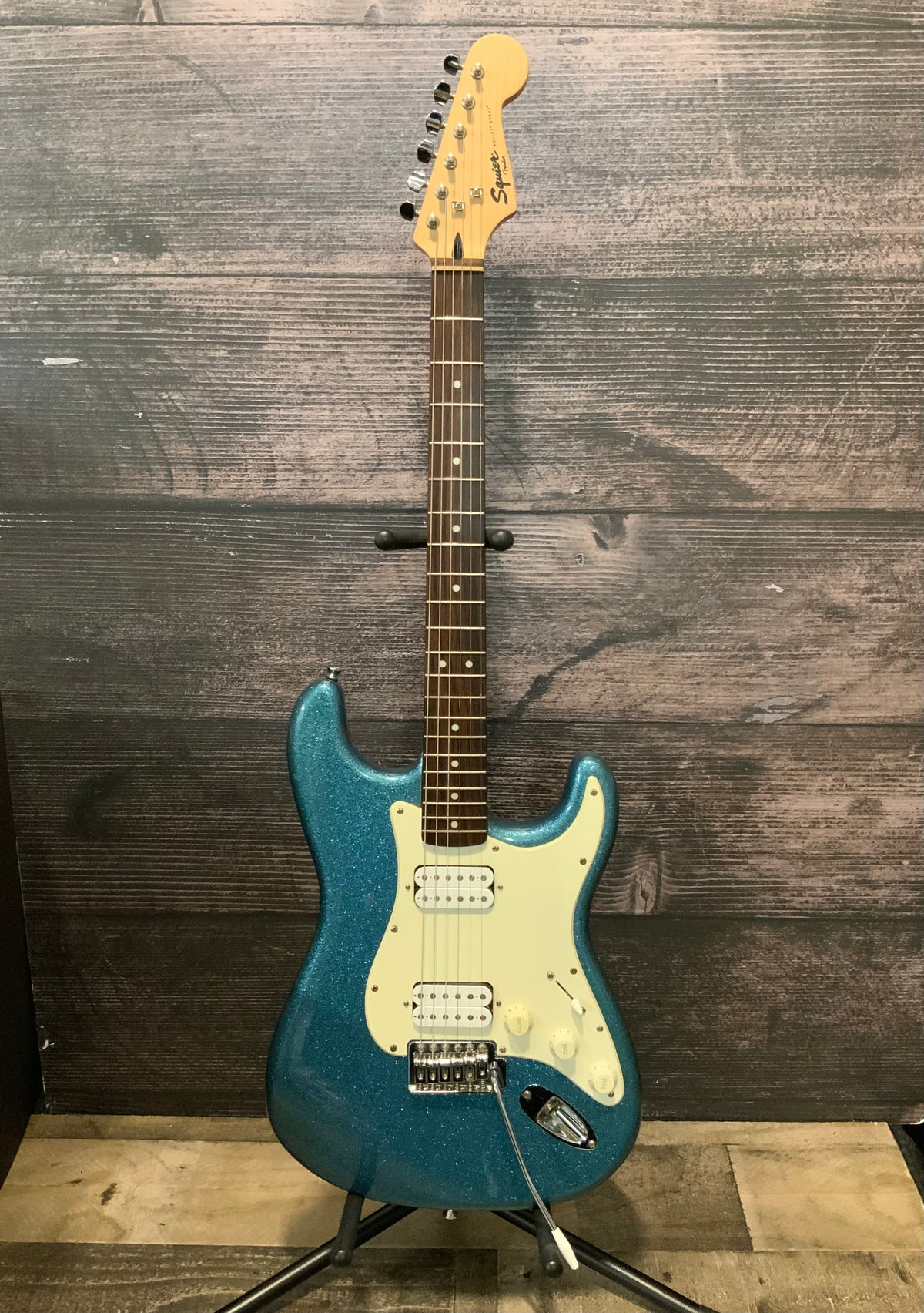 Squier Bullet Strat - Blue Sparkle (used, good condition)