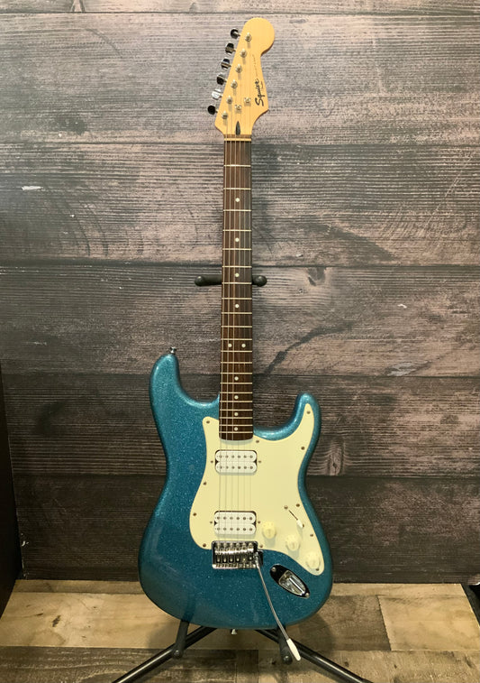 Squier Bullet Strat - Blue Sparkle (used, good condition)