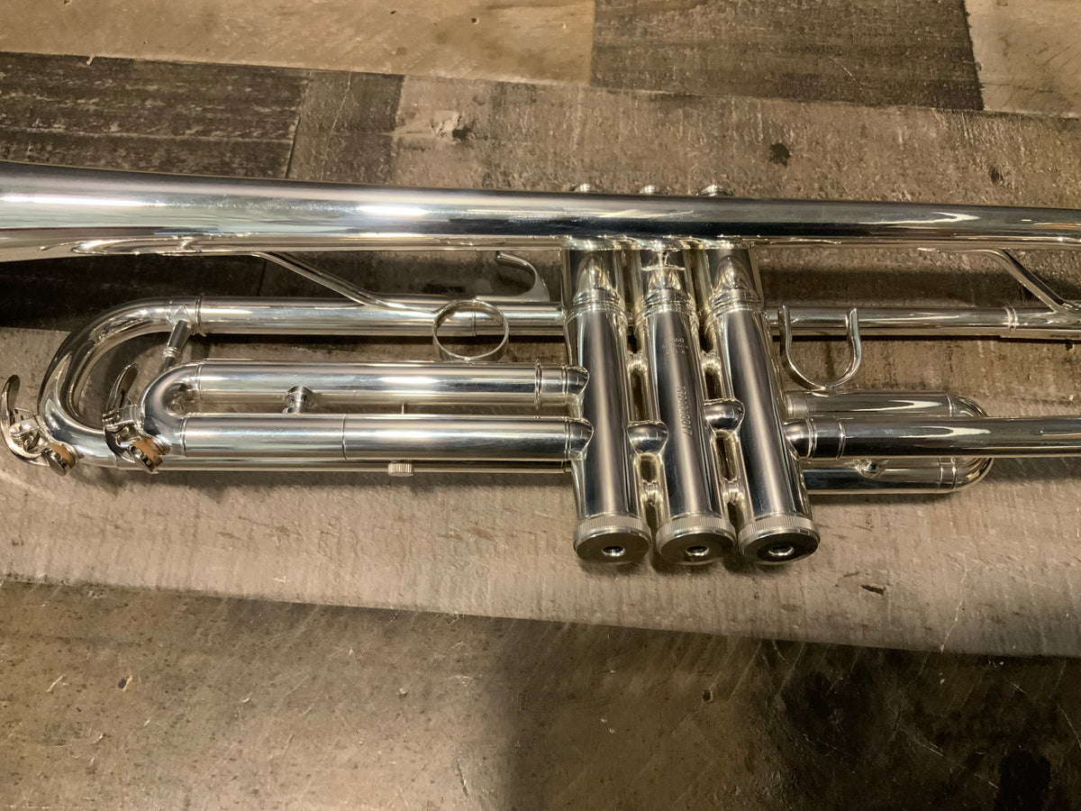Blessing 1660 Silver Plated Bb Trumpet (used, near mint excellent condition)