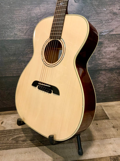 Alvarez Yairi FYM60HD Honduran Folk/OM Acoustic Guitar with case