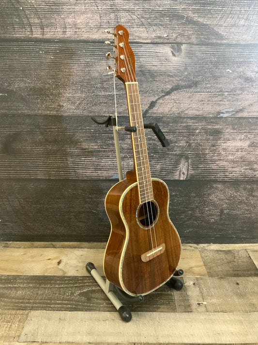 Fender Montecito Tenor Ukulele (used-near mint factory 2nd)