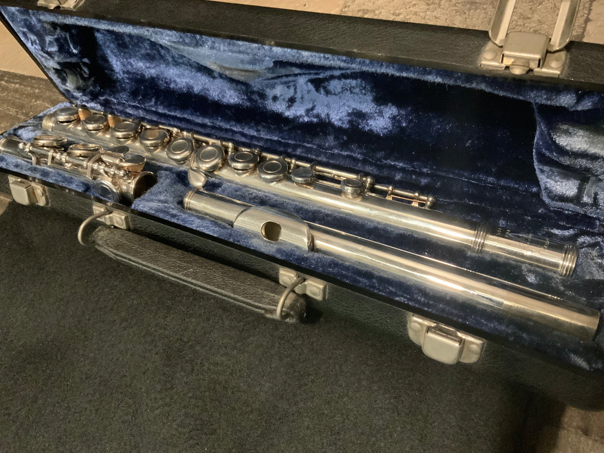 Armstrong 104 Student Model Flute (used, very good condition)