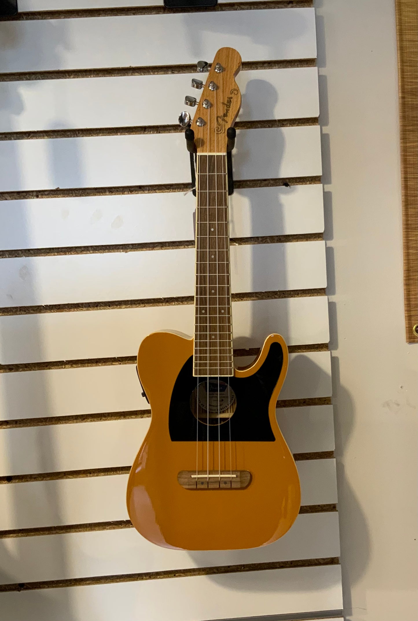 Fender Fullerton Tele Ukulele - Butterscotch Blonde (used-near mint factory 2nd)