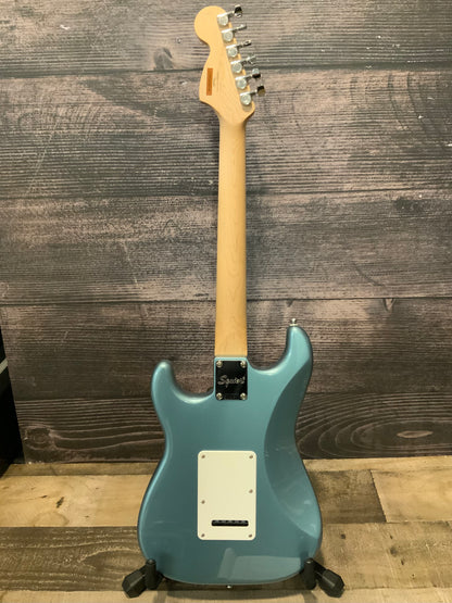 Squier Affinity Series Stratocaster Junior HSS - Ice Blue Metallic