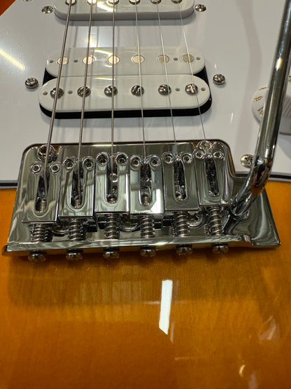 Squier Affinity Series Stratocaster Junior HSS - Sunburst (used, near mint factory 2nd)