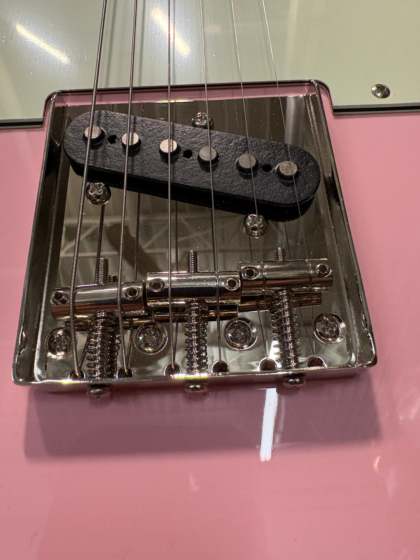 Squier Classic Vibe 60s Custom Esquire Telecaster - Shell Pink (used, near mint factory 2nd)