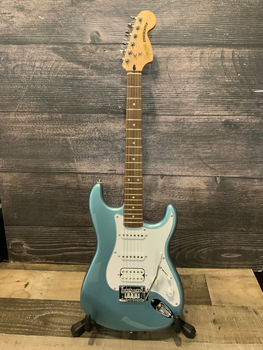 Squier Affinity Series Stratocaster Junior HSS - Ice Blue Metallic