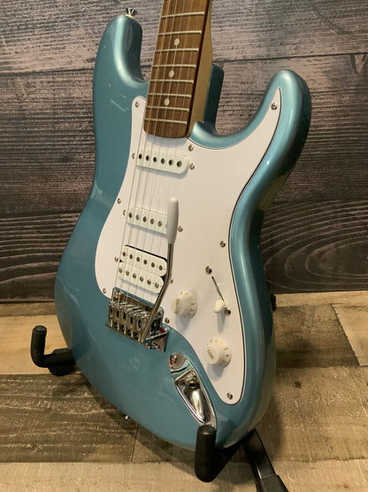 Squier Affinity Series Stratocaster Junior HSS - Ice Blue Metallic