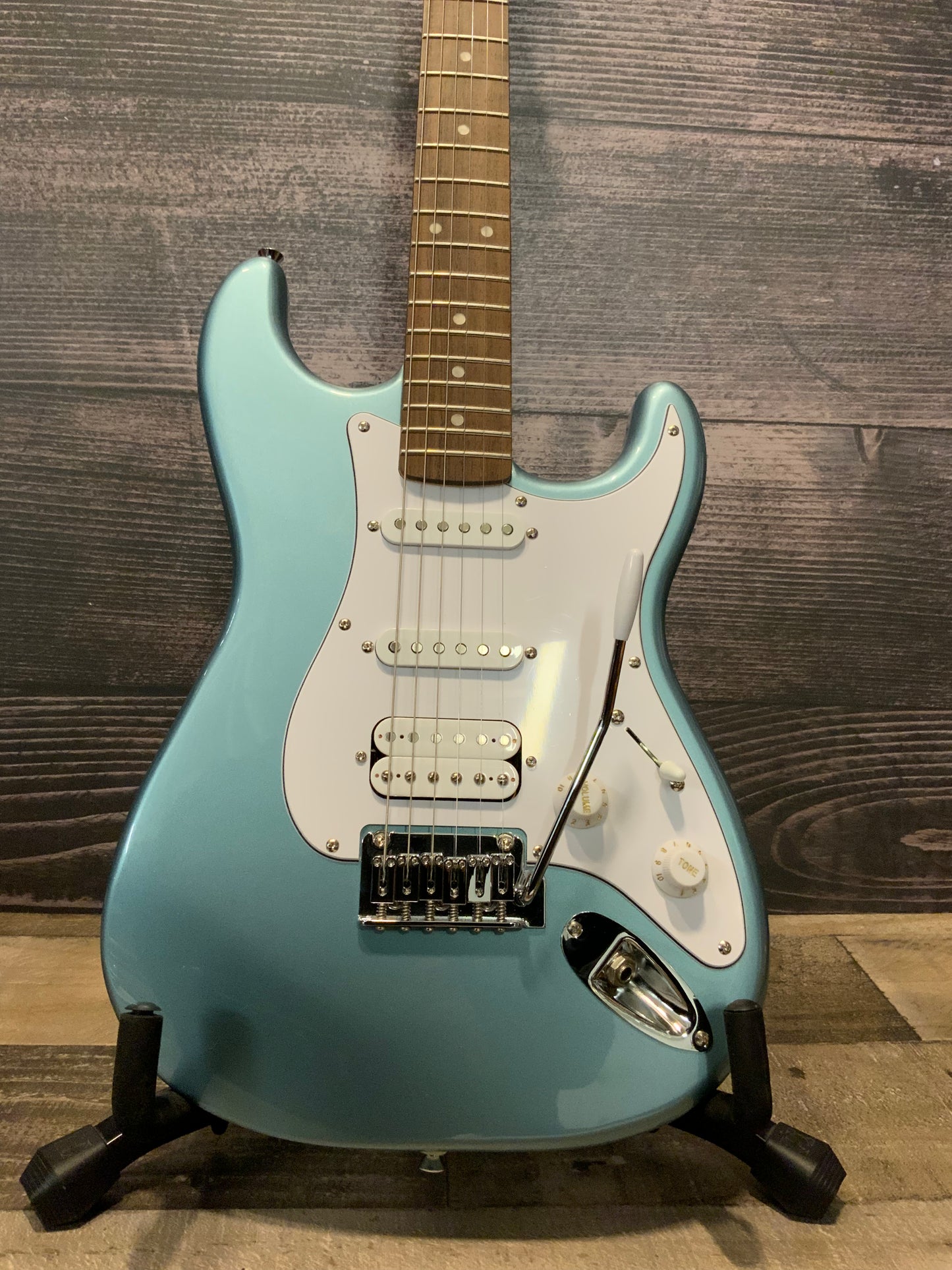 Squier Affinity Series Stratocaster Junior HSS - Ice Blue Metallic