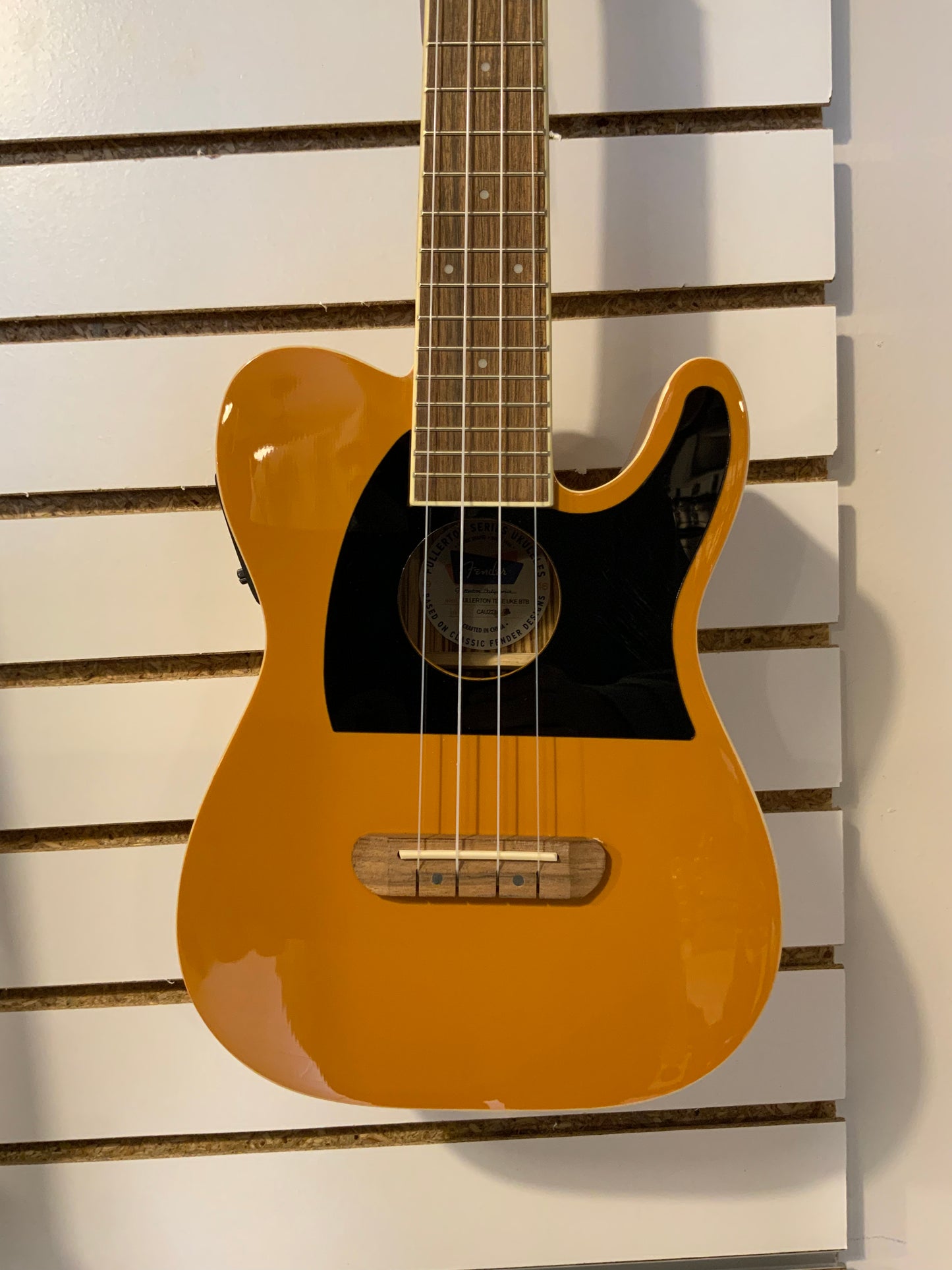 Fender Fullerton Tele Ukulele - Butterscotch Blonde (used-near mint factory 2nd)