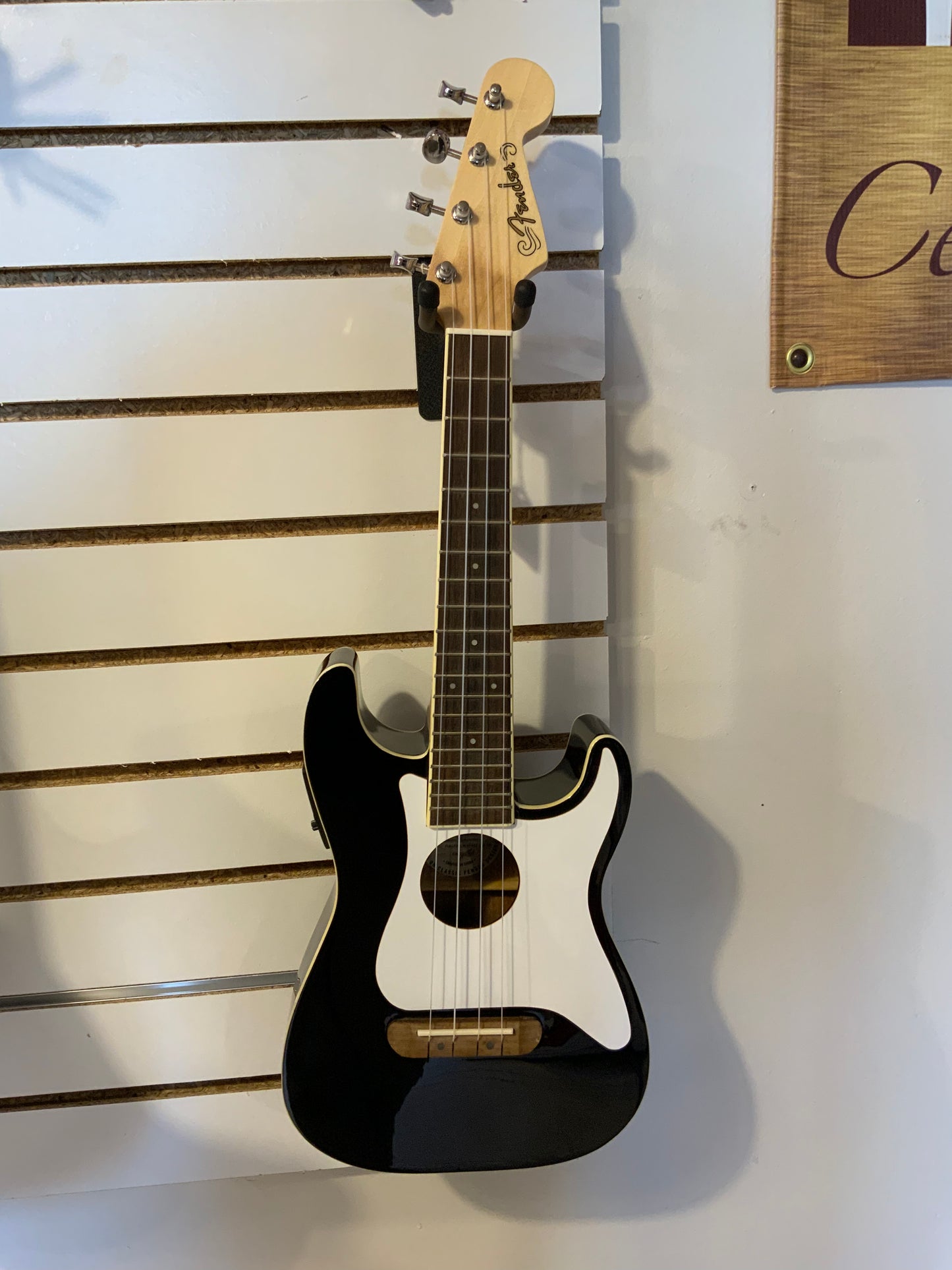 Fender Fullerton Stratocaster Ukulele - Black (used, near mint factory 2nd)