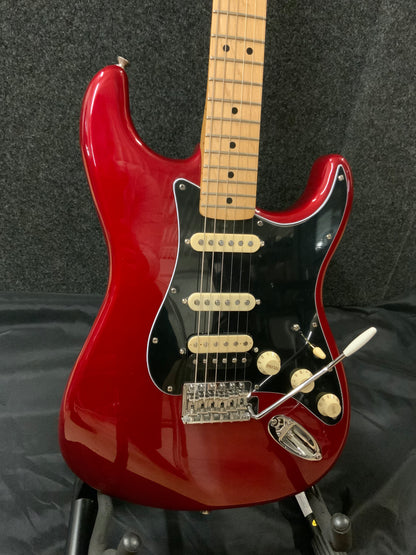 Fender Player Stratocaster HSS Candy Apple Red (used-excellent condition)