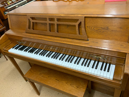 Yamaha M302 Upright Piano