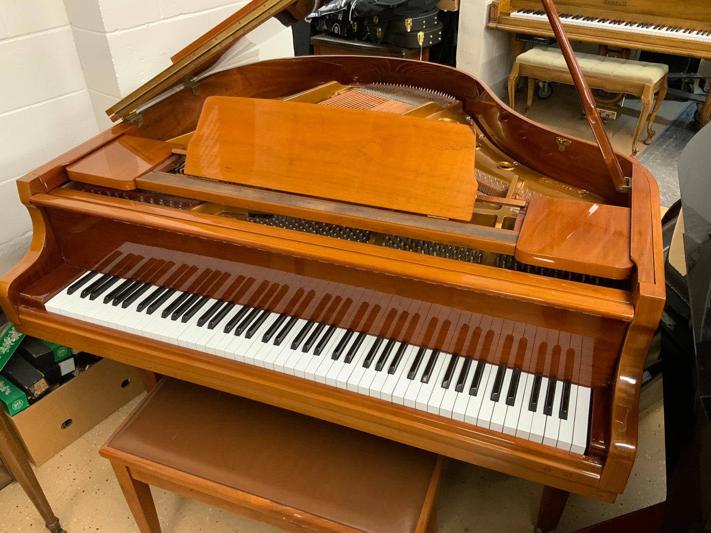 Samick SG-140A Baby Grand Piano