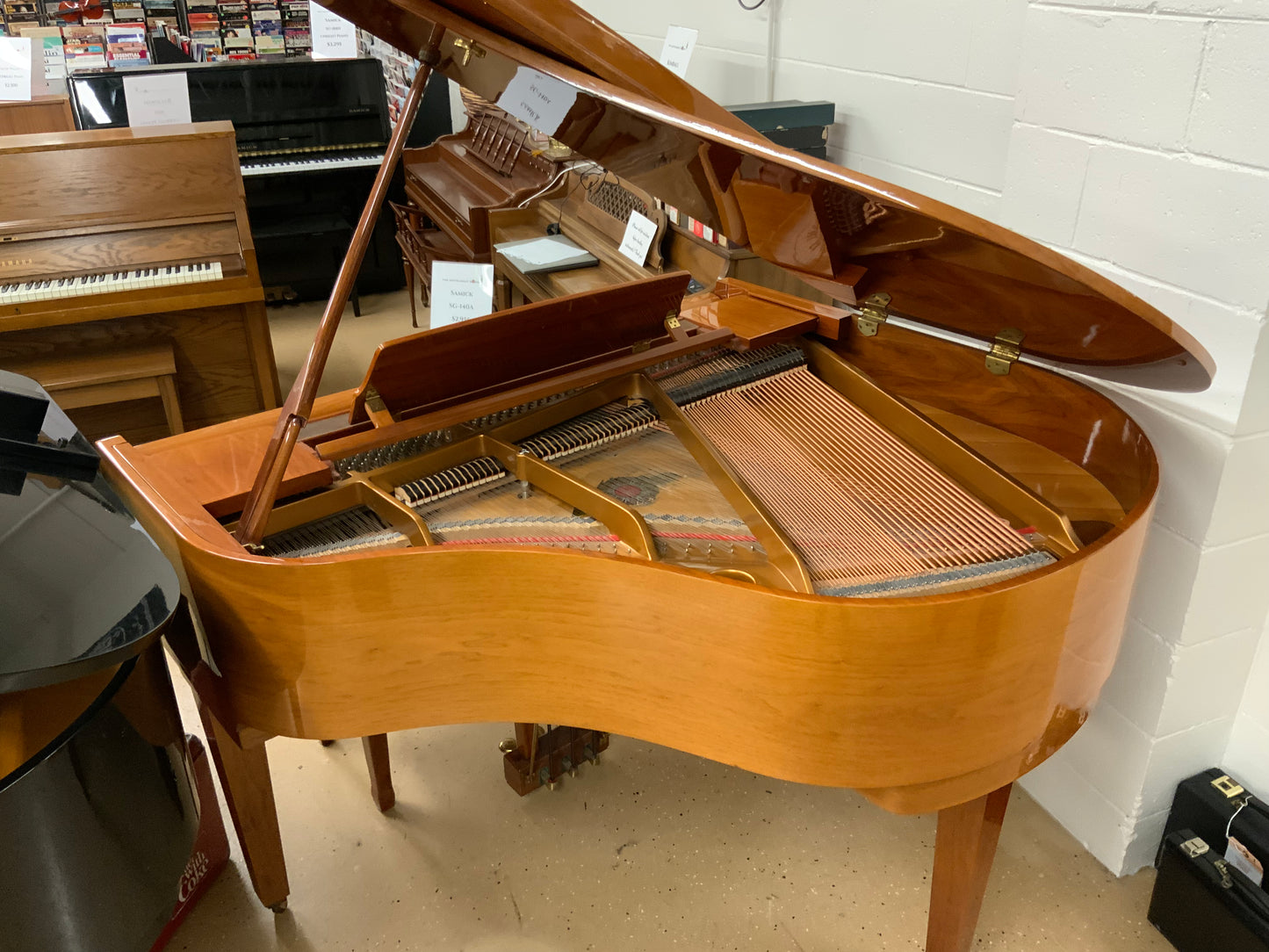 Samick SG-140A Baby Grand Piano