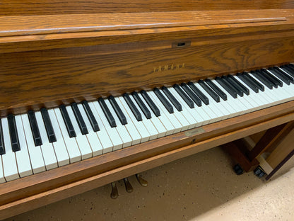 Yamaha P202 Oak Upright Piano - 1972