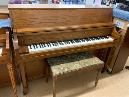 Yamaha P202 Oak Upright Piano - 1972