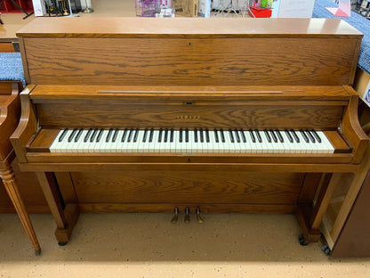 Yamaha P202 Oak Upright Piano - 1972